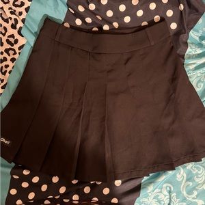 Black Detail Pleated Skirt